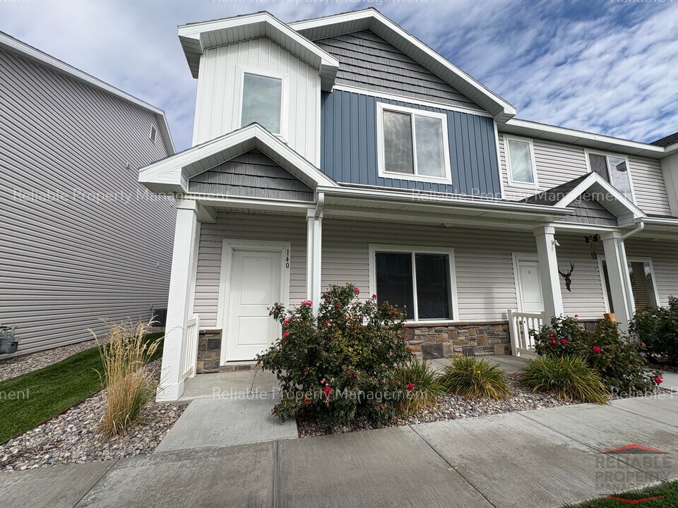 140 S Emery Ln in Idaho Falls, ID - Foto de edificio