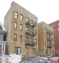 392 E 4th St in Brooklyn, NY - Building Photo - Building Photo