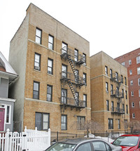 392 E 4th St in Brooklyn, NY - Foto de edificio - Building Photo