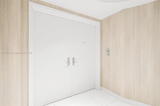 17001 Collins Ave in Sunny Isles Beach, FL - Building Photo - Building Photo