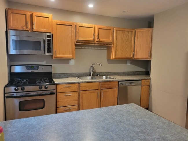 52 N Glenwood Ave in Glenwood, IL - Foto de edificio - Building Photo