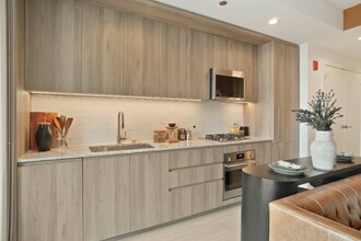 354 W Wayman St in Chicago, IL - Building Photo - Building Photo