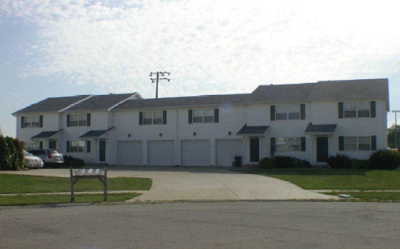 768 Hampton Ct in Bourbonnais, IL - Building Photo