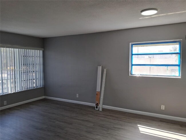 16701 NE 14th Ave in Miami, FL - Building Photo - Building Photo