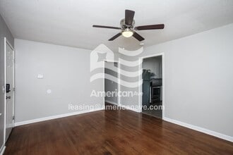 4340 Crestlite Dr in Columbia, SC - Foto de edificio - Building Photo