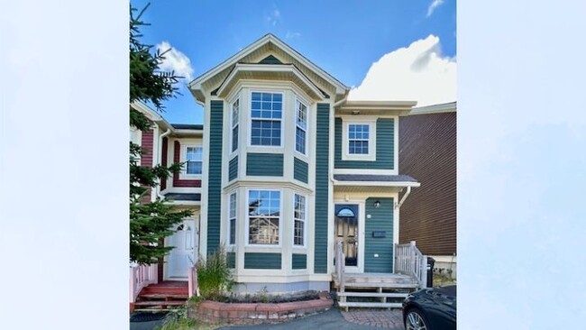 property at 32 Margaret''s Pl