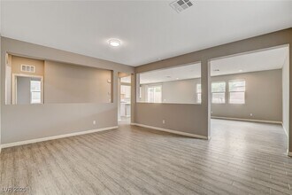6237 Fallsview Ct in Las Vegas, NV - Building Photo - Building Photo