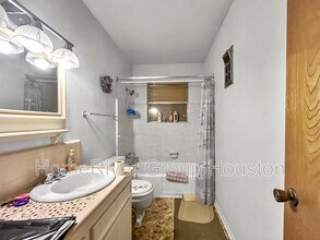 3414 Avenue K 1/2 in Santa Fe, TX - Building Photo - Building Photo
