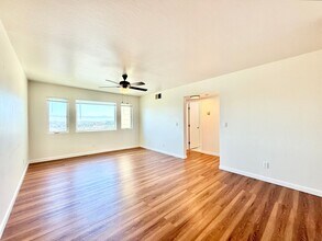 670 Hillside Blvd in Daly City, CA - Foto de edificio - Building Photo