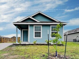 3202 Crestone Dr in Crandall, TX - Building Photo