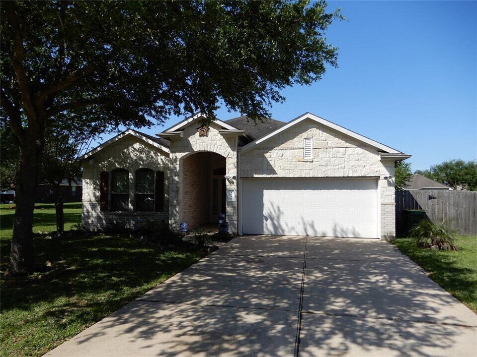 1906 Vineyard Bend Ct in Pearland, TX - Building Photo