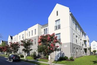 Link Apartments® Mixson in North Charleston, SC - Building Photo - Building Photo