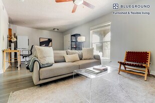 1230 E 38th 1/2 St in Austin, TX - Building Photo