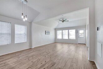 1218 Newsome Glenn Dr in Houston, TX - Building Photo - Building Photo