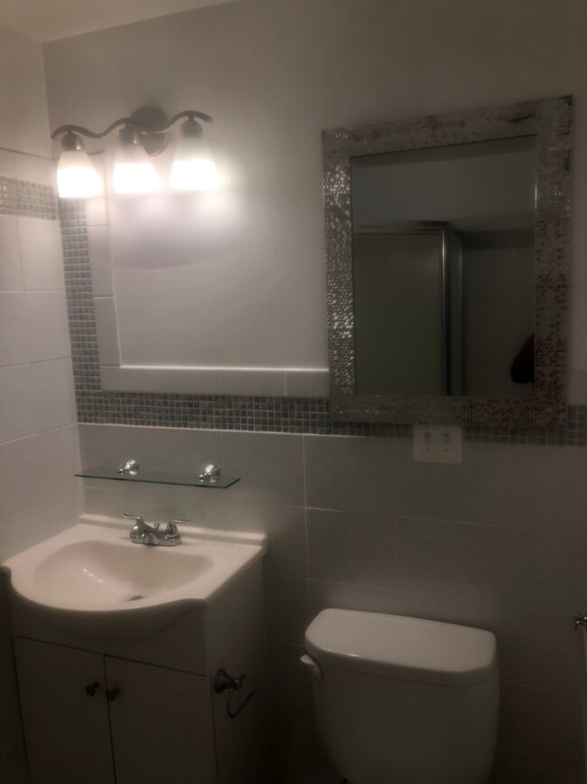 19628 Club Lake Rd in Gaithersburg, MD - Building Photo - Building Photo