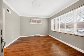 5855 Robert Ave in St. Louis, MO - Building Photo - Building Photo