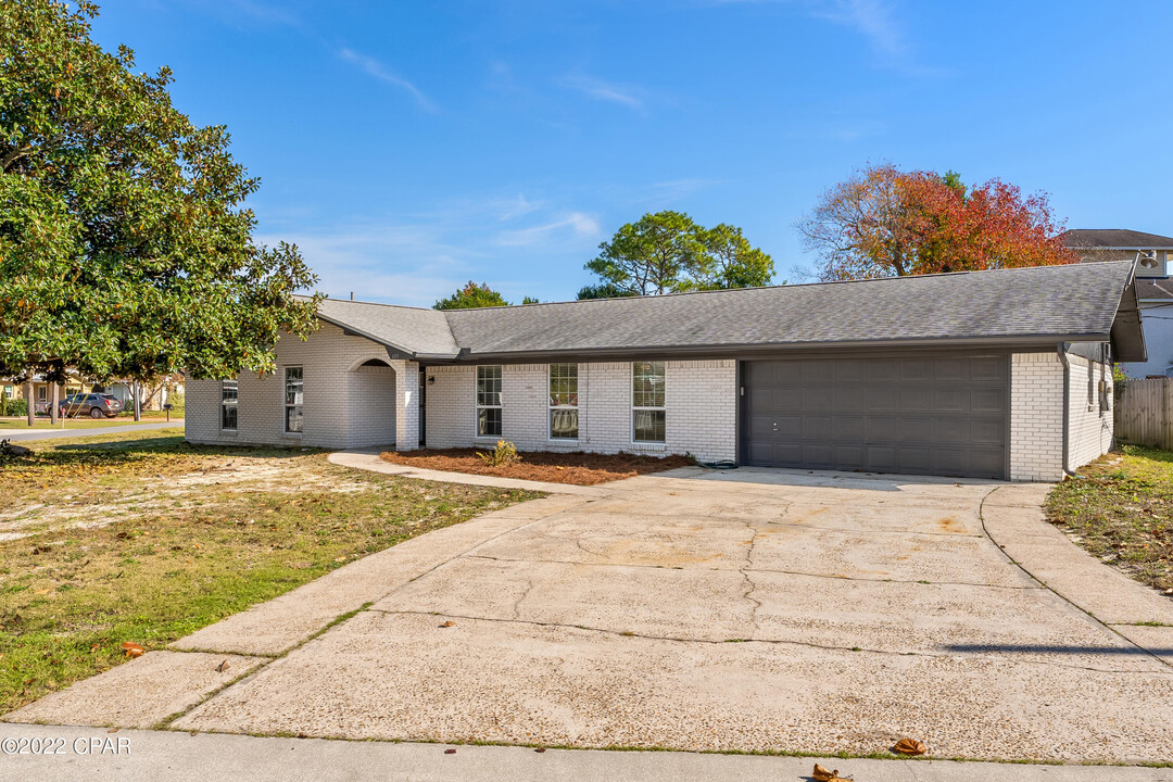 409 W Sonata Cir in Panama City Beach, FL - Building Photo