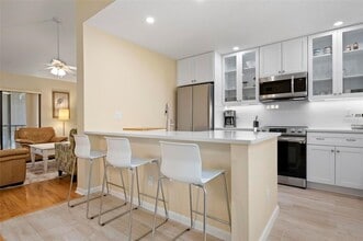 1707 Pelican Cove Rd in Sarasota, FL - Building Photo - Building Photo