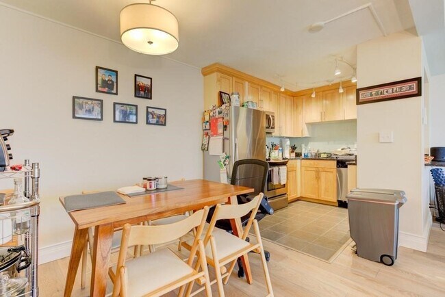 60 Babcock St, Unit 36 in Brookline, MA - Foto de edificio - Building Photo