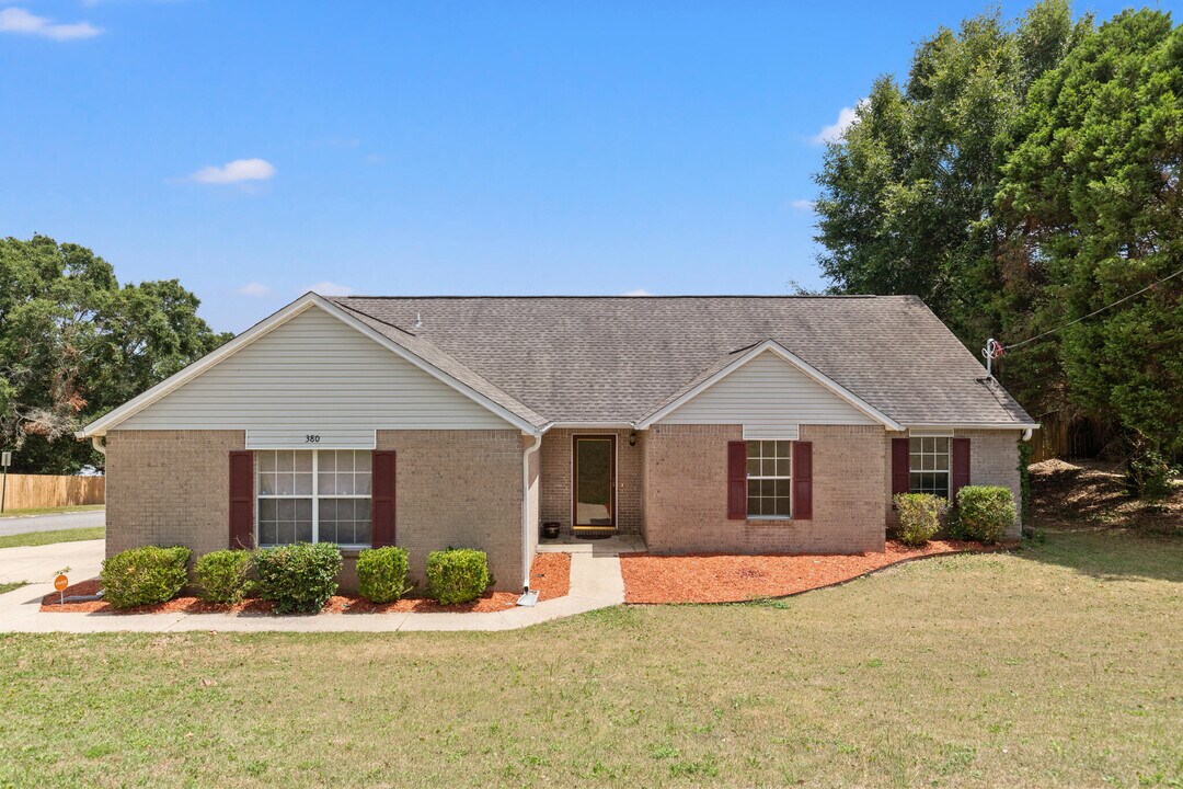 380 Riverchase Blvd in Crestview, FL - Building Photo