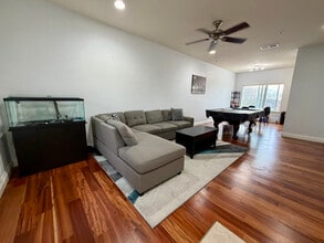 16489 Liberty St in San Leandro, CA - Foto de edificio - Building Photo