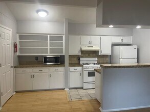 8003 Pinedale Cove in Austin, TX - Building Photo - Building Photo