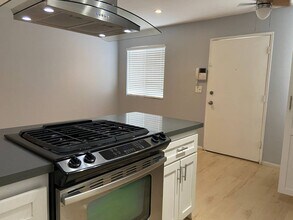 1554 Diamond St in San Diego, CA - Building Photo - Building Photo