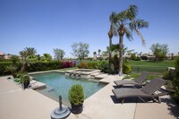 49880 Mission Dr W in La Quinta, CA - Foto de edificio - Building Photo