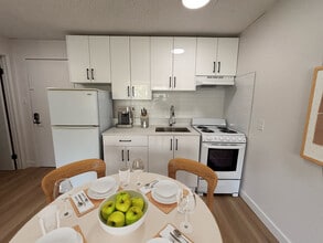 Heritage Apartments in Edmonton, AB - Building Photo - Building Photo