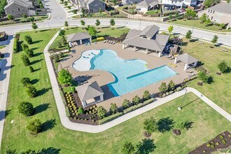 17744 Sage Ln in Dallas, TX - Building Photo - Building Photo