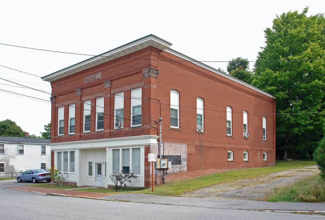 113 Main St in Epping, NH - Foto de edificio