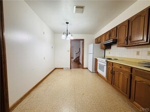 4 Grant St in Auburn, NY - Building Photo - Building Photo