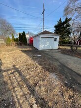 23352 Hoover Ave in Hazel Park, MI - Building Photo - Building Photo