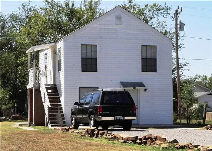 112 W Hayes St-Unit -1 in Norman, OK - Building Photo