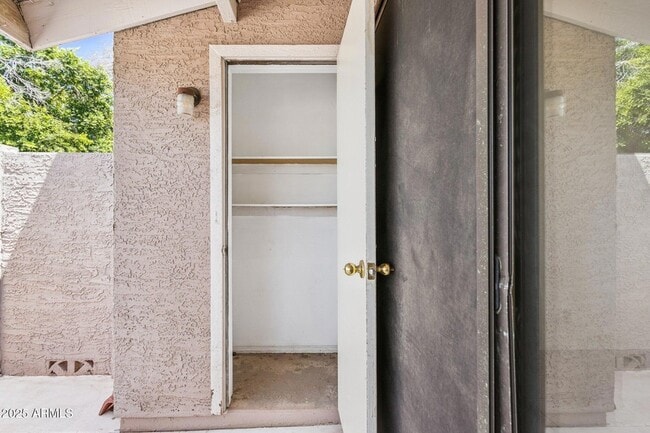 1976 N Lemon Tree Ln in Chandler, AZ - Building Photo - Building Photo