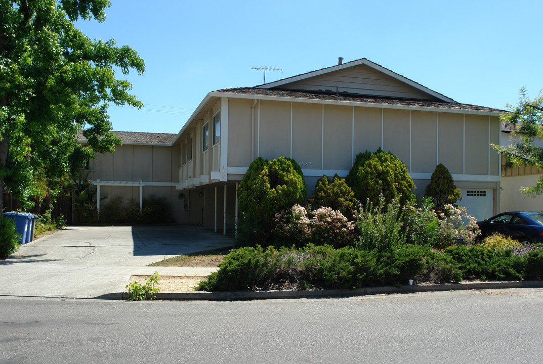 1583 Brookvale Dr in San Jose, CA - Foto de edificio