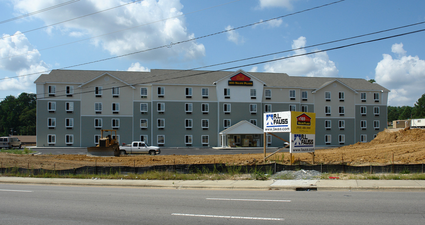 Extended Stay America Select Suites in Fayetteville, NC - Building Photo