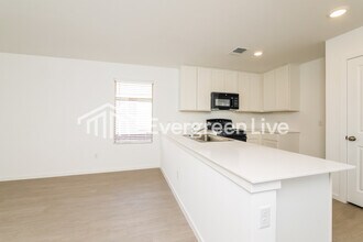 12524 Huntington Rdg Wy in Oklahoma City, OK - Building Photo - Building Photo