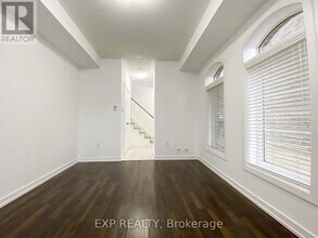 208 Glad Park Ave in Whitchurch-Stouffville, ON - Building Photo - Building Photo