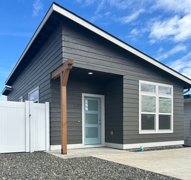 property at 3665 S Roosevelt St