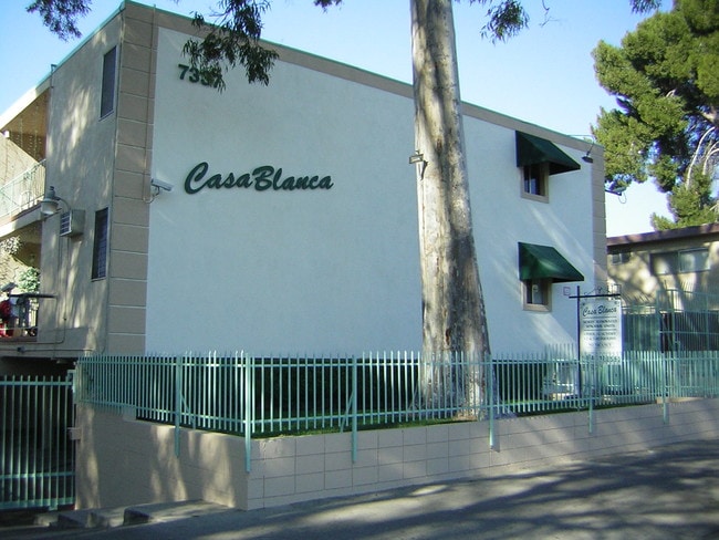 Casa Blanca in Canoga Park, CA - Building Photo - Building Photo