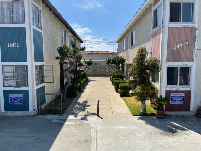 14421 S Normandie Ave, Unit B