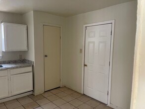 4802 Dove Springs Dr, Unit 206 in Houston, TX - Building Photo - Building Photo