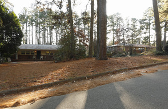 Penwood Apartments in Raleigh, NC - Foto de edificio - Building Photo