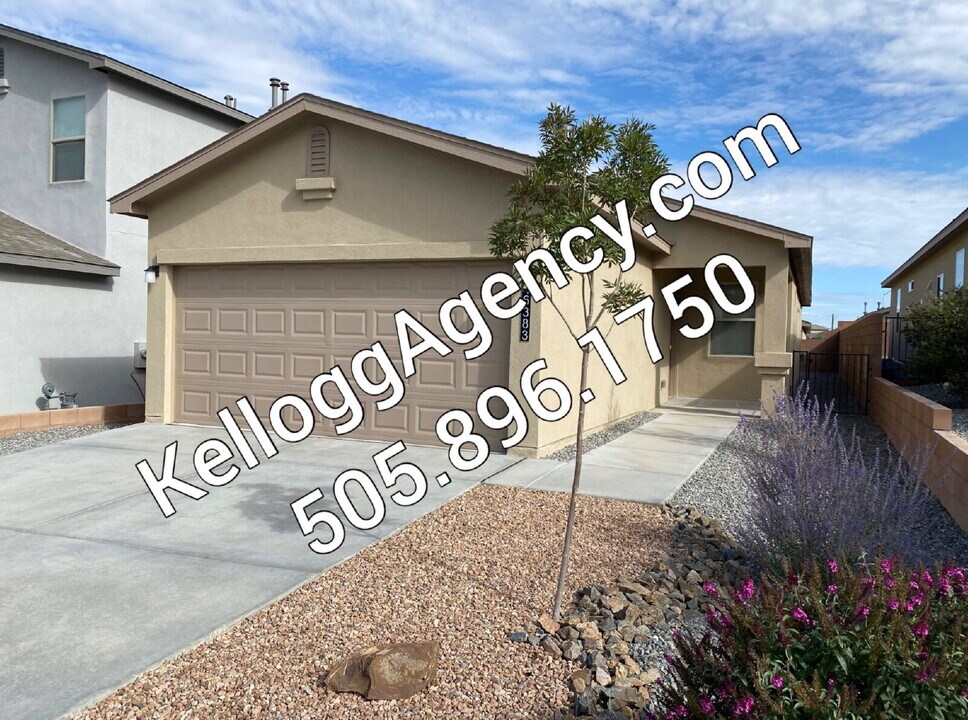 6383 Gannett Dr NE in Rio Rancho, NM - Building Photo