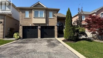 44 Highland Terrace in Bradford West Gwillimbury, ON - Building Photo
