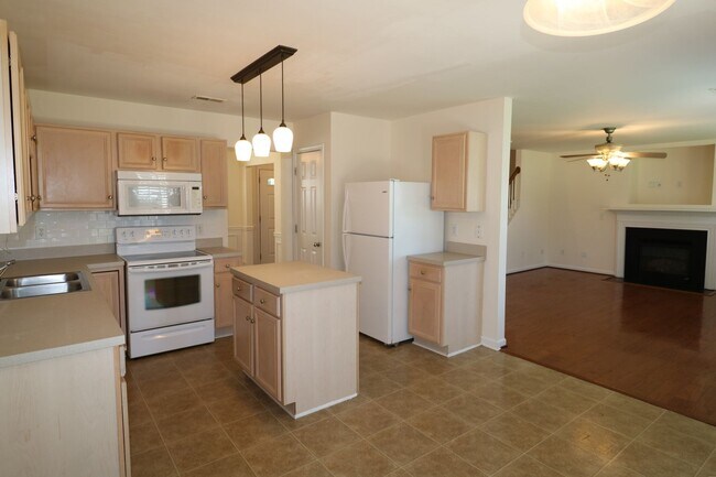 136 Silver Creek Trail in Kernersville, NC - Building Photo - Building Photo