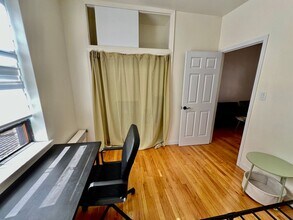 21-37 33rd Street, 3E in Queens, NY - Building Photo - Building Photo