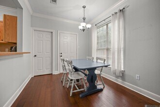 710 E Boyd Dr, Unit 302 in Baton Rouge, LA - Building Photo - Building Photo