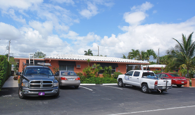 2415-2419 NE 33rd Ave in Fort Lauderdale, FL - Building Photo - Building Photo